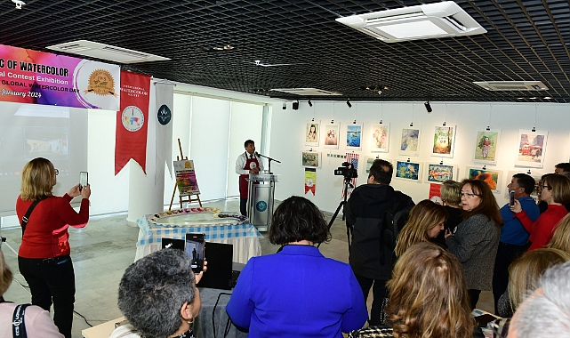Sulu Boyanın Büyüsü" sergisi YKSM'de açıldı