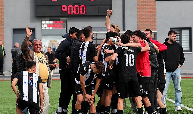 Burhaniye Belediyespor U-18 Futbol Takımı, Balıkesir İl Şampiyonası'nda gösterdiği başarılı sonuçlarla üst üste 2. kez Türkiye Şampiyonası'na katılma hakkı kazandı