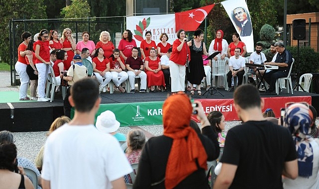 Karşıyaka'nın engel tanımayan gençlerinden renkli gösteriler